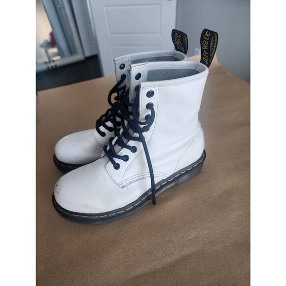 Dr. Martens White Patent Leather Lace Up Boots Women Sz 7 - Picture 6 of 7